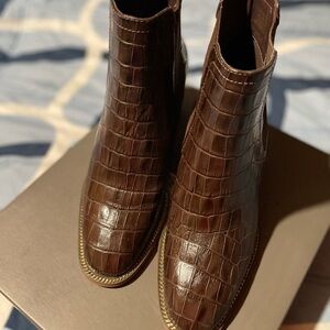 Brown Crocodile Pattern Men's Boots
